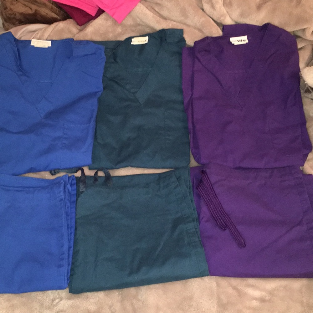 V life scrub set
